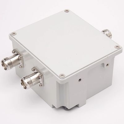 4.3-10 F Διασύνδεση Διπλής ζώνης Low Pim Combiner 380-960 1710-2700MHz Διπλή ζώνη κάλυψης