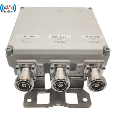 Συμπλέκτης εσωτερικών/εξωτερικών IP65 3 ζώνων 1710-1880/1920-2170/2300-2700MHz 4.3-10-F