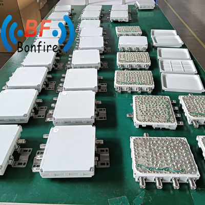 4.3-10f DIN-F 1710-2700MHz 4 Port Low Pim RF Quad-Band Combiner RF Quadplexer 2.630kg