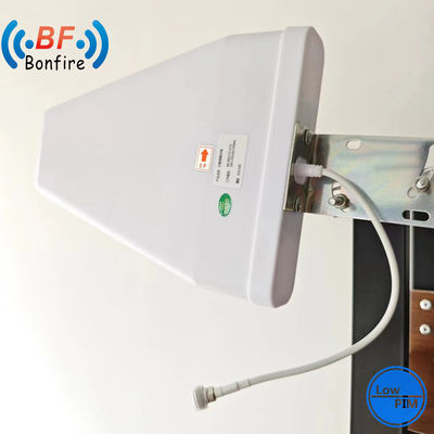 20 dBi Διπλό Πολωμένο 2X2 MIMO Πίνακας Patch 5,8 GHz Αντένα για 698-4000MHz