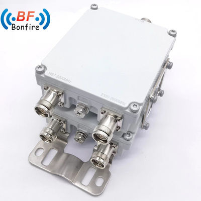 Δύο ζώνες 1710-2170MHz 2300-2690MHz DIN Δίδυμος διπλεξέρ για τη συνολική παράδοση έργου