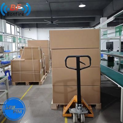 3300-4000MHz Low Pim Indoor Panel Antenna 4.3-10 Γυναίκα IP65 για εύρος υψηλών συχνοτήτων