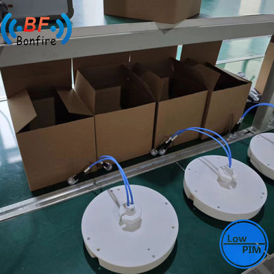 Προσαρμοσμένη Omni Ceiling Antenna Siso 698-4000MHz 4G 5g High Gain Mobile WiFi Αντένα