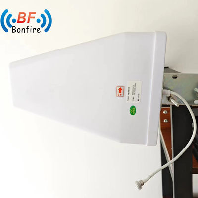 Ενσωματωμένη κεραία 698-4000MHz 2/3/5dBi για δυνατότητα ενίσχυσης σήματος 4G 5G