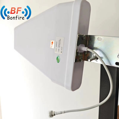 Ενσωματωμένη κεραία 698-4000MHz 2/3/5dBi για δυνατότητα ενίσχυσης σήματος 4G 5G