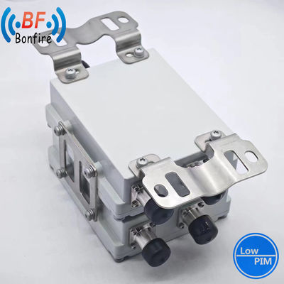 300W 4X2 Υβριδικό Συνδυαστή Συνδυασμού 1710-2170MHz 2300-2690MHz N-F για Ibs BTS Performance