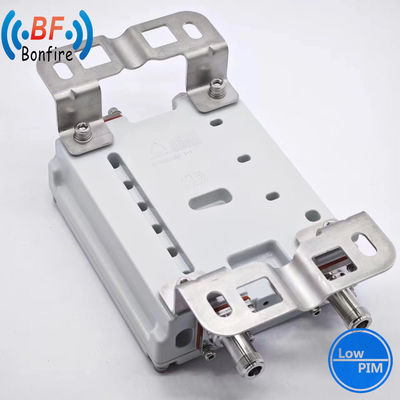 HLQ-XXXXX Quad Band Low Pim RF Combiner1710-2170MHz 2300-2690MHz Κόκκινο Μαύρο Προσαρμοσμένο