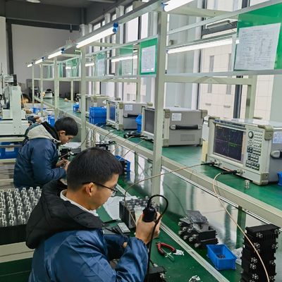 4.3-10 F Διασύνδεση 698-4000MHz Power Splitter για τηλεπικοινωνιακό σύστημα σε κτίριο