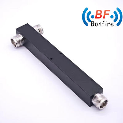 698-4200MHz Low Pim Power Divider Splitter 2 Way 4.3-10 Γυναικείο Τύπος σε εξατομικευμένο