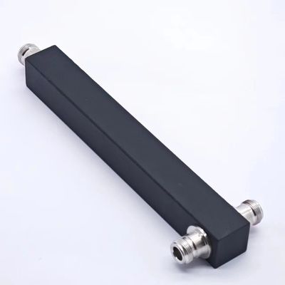 Μέγεθος πακέτου 22.00cm * 7.00cm * 4.00cm Υψηλή ισχύς N-F IP65 698-3800MHz 2 Way Splitter