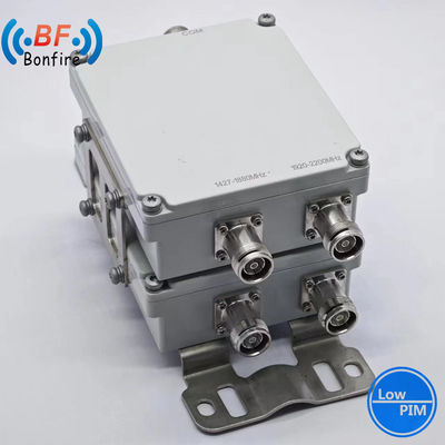 Προσαρμοσμένος Low Pim 200W Triplexer RF Diplexer Combiner για συνολική χωρητικότητα Ibs / Das