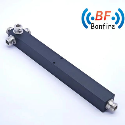 Πακέτο Ακαθάριστο βάρος 0,510kg 4 Way Power Divider Splitter SMA Γυναικείο Τύπος 617-4000MHz