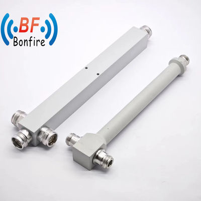 Μαύρος 2 Way Cavity Power Splitter 2400-6000MHz NF σύνδεσμος σε προσαρμοσμένο σχεδιασμό