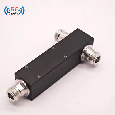 500W Δύο-Δρόμος Power Splitter 5000-6000MHz -155dBc 4.3-10 Γυναίκα IP65 Προσαρμοσμένο γκρι χρώμα