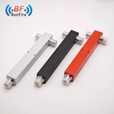 Μαύρος 617-4000MHz Power Splitter Power Divider για προσαρμοσμένες λύσεις δημόσιας ασφάλειας