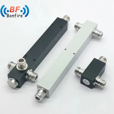 Γκρι 50W RF 2 Way Power Splitter Power Divider 698-3800MHz για τηλεπικοινωνιακά συστήματα