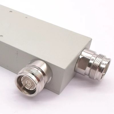 0.200kg Πακέτο Ακαθάριστο βάρος 5dB 6dB 7dB 8dB Αεροκατευθυντικός ζεύγος 698-4000MHz