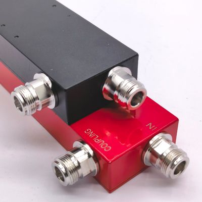 698-4000MHz N F κατευθυντικός ζεύγος για γκρι/κόκκινο/μαύρο/προσαρμοσμένο εσωτερικό/εξωτερικό IP65