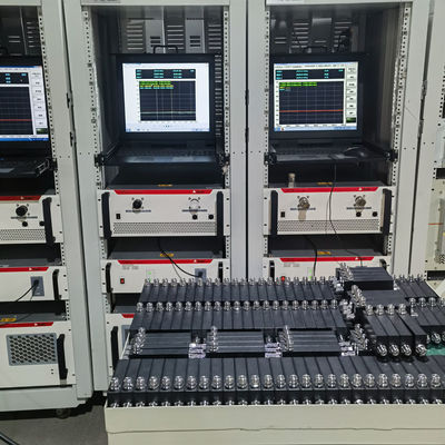 698-4000MHz N F κατευθυντικός ζεύγος για γκρι/κόκκινο/μαύρο/προσαρμοσμένο εσωτερικό/εξωτερικό IP65