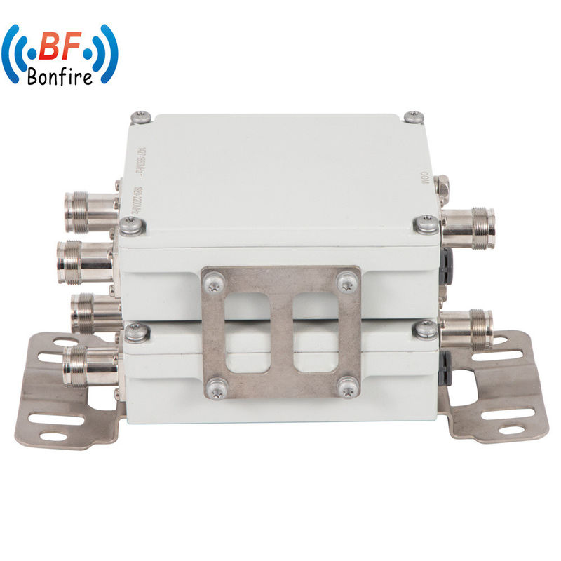 Δύο ζώνες χαμηλού Pim συνδυασμός 617-2690MHz 3300-3800MHz 4.3-10-F DIN-F Κόκκινο εσωτερικό / εξωτερικό IP65
