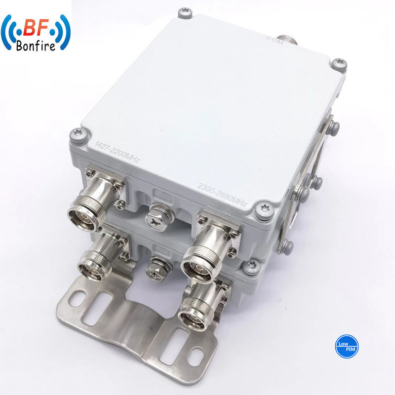 Διπλός συνδυαστής 698-960/1920-2170 MHz N-Γυναίκα 4.3-10 Γυναίκα Διπλεξικός συνδυαστής Κόκκινος 2.610kg