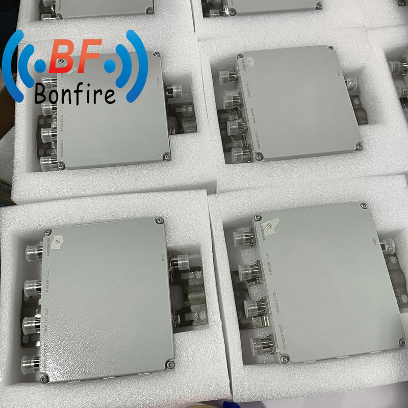 Πάνω κύμα 1710-2700MHz RF Low Pim Quadplexer DIN Γυναίκα -155dbc Quad-Band Combiner Γκρίζο