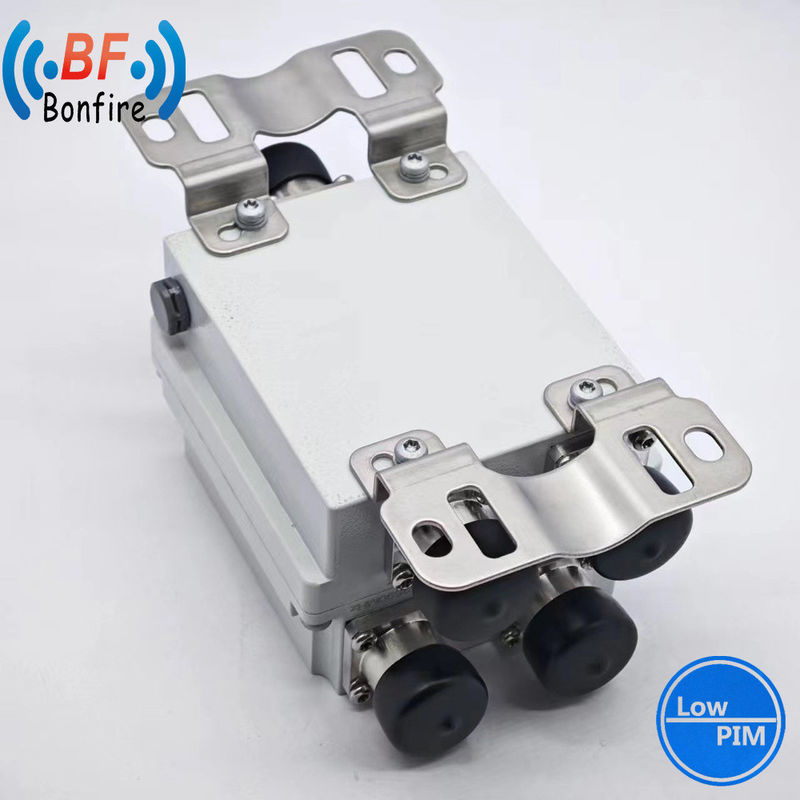 UHF 1710-2170MHz 2300-2690MHz Μεταδότης Low Pim Συνδυαστής RF Συνδυαστής N Γυναικείο Τύπος 100W