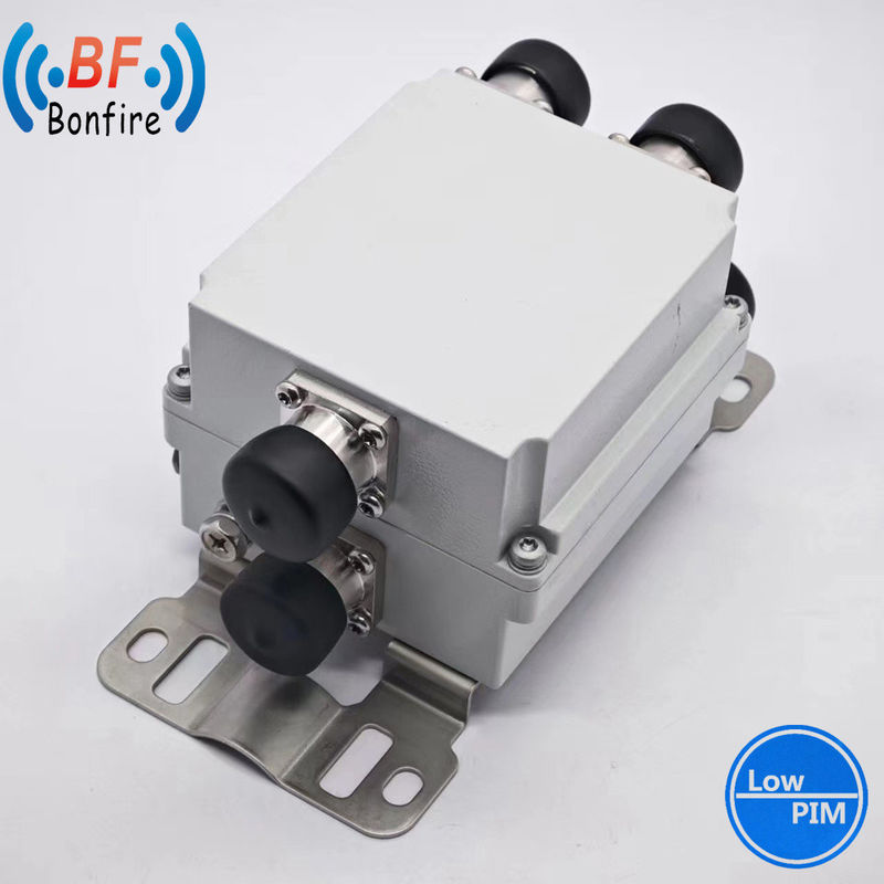 1710-2170MHz 2300-2690MHz Τριπλέξερ Ραδιοσυχνότητα Τριπαδική ραδιοσυχνότητα RF Low Pim Combiner SMA Γυναίκα