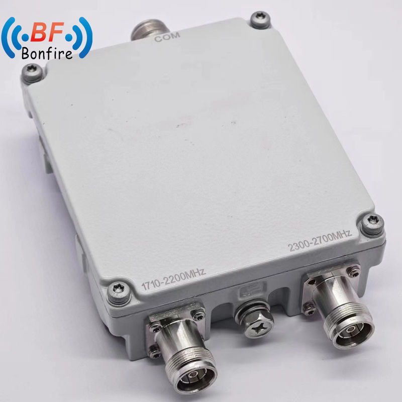 5g Mul Combiner Diplexer Triplexer Δύο ζώνες συνδυασμός 1710-1880 1920-2170 2300-2400 2500-2700MHz Κόκκινο