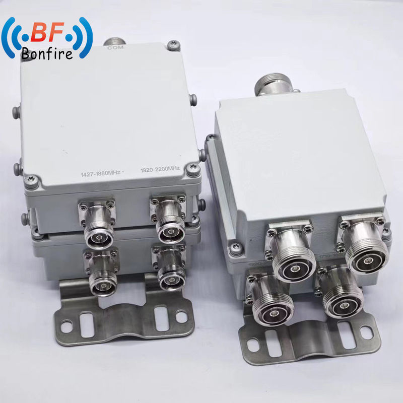 Εσωτερικές λύσεις 100W UHF Triplexer 698-960 1710-2170MHz N-Female/BNC-Female Διασύνδεση