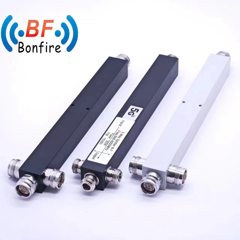 50W Κόκκινο 617-4000MHz 2/3/4 Way Power Divider Splitter με τις απαιτήσεις του πελάτη
