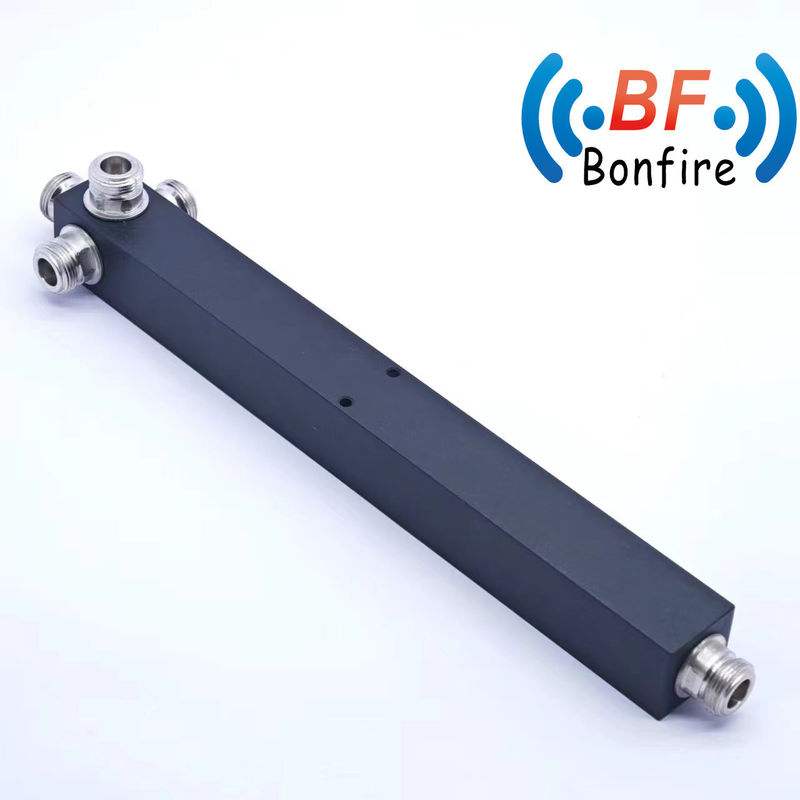 Πακέτο Ακαθάριστο βάρος 0,510kg 4 Way Power Divider Splitter SMA Γυναικείο Τύπος 617-4000MHz