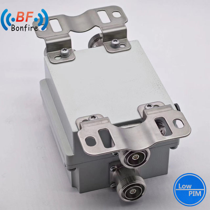 Τρίπλεξερ RF Diplexer Combiner 3 σε 1 από 1920-2170 2300-2400MHz 4.3-10 Γυναικεία σύνδεση