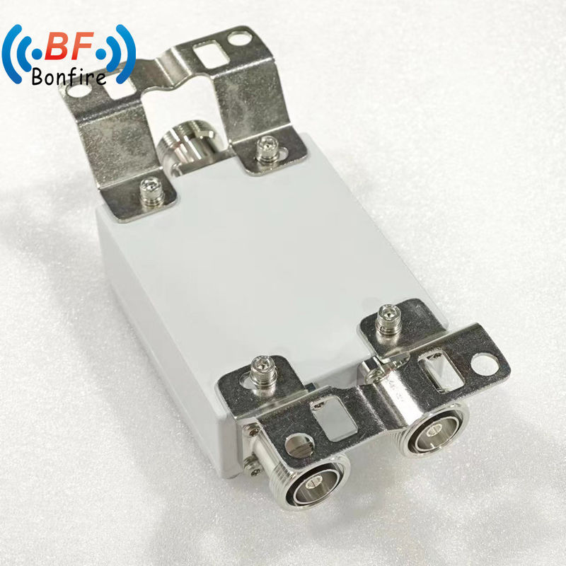 200W N RF συνδυαστικός ακτινοβολητής ακτινοβολίας 40dB 1920-2170 2300-2400 2500-2700MHz 50ohm