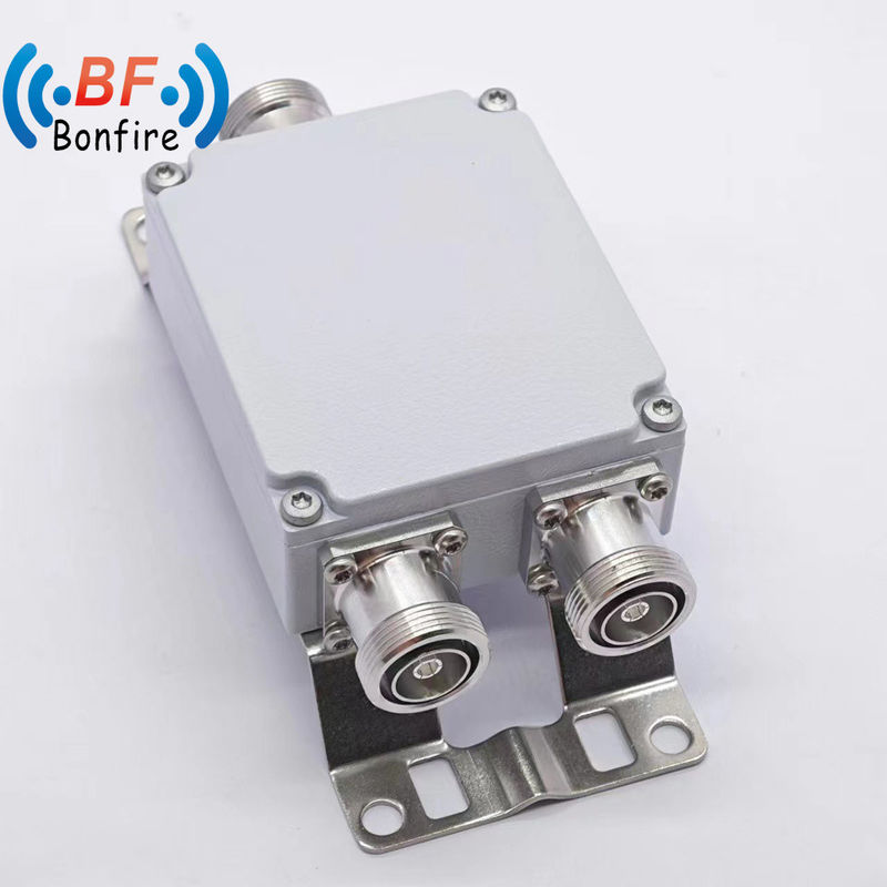 1-40dB Υψηλής ισχύος Κοαξιακός Ακτινοποιητής RF 200W DIN Άντρας προς Γυναίκα σταθερός συνδυαστής RF 2300-2400 2500-2700MHz