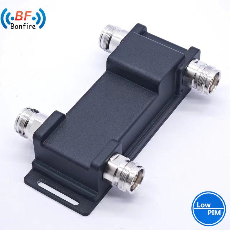 Πακέτο Ακαθάριστο βάρος 2.000kg 617-3800MHz RF 3dB Hybrid Coupler Combiner 4.3-10 Γυναικείο
