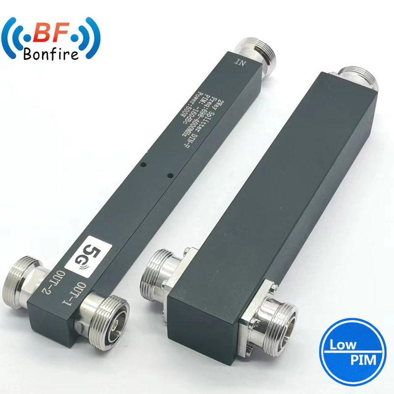 Απευθείας 350-3800MHz RF 10W 4 Way Microstrip Signal Power Splitter Γκρίζο/Κόκκινο/Μαύρο/Παρασκευασμένο