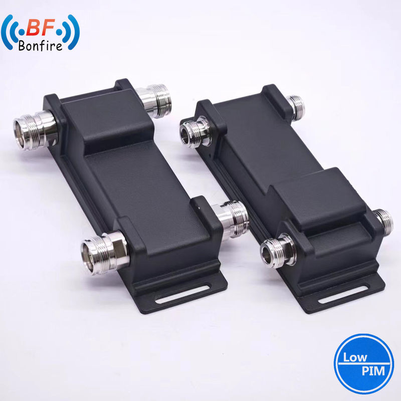100W 90 βαθμούς 3dB RF υβριδικό ζευγάρι 698-4000MHz Υβριδικός συνδυαστής IP60 N Γυναικεία τύπου Κόκκινο