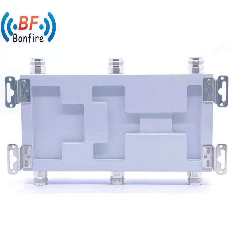 Πακέτο Ακαθάριστο βάρος 1.410kg 698-2700MHz 3X3 Matrix N Γυναικεία χαμηλή Vswr Υβριδικές ζεύξεις